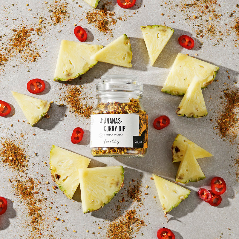 Ananas-Curry Dip dargestellt mit Aromen