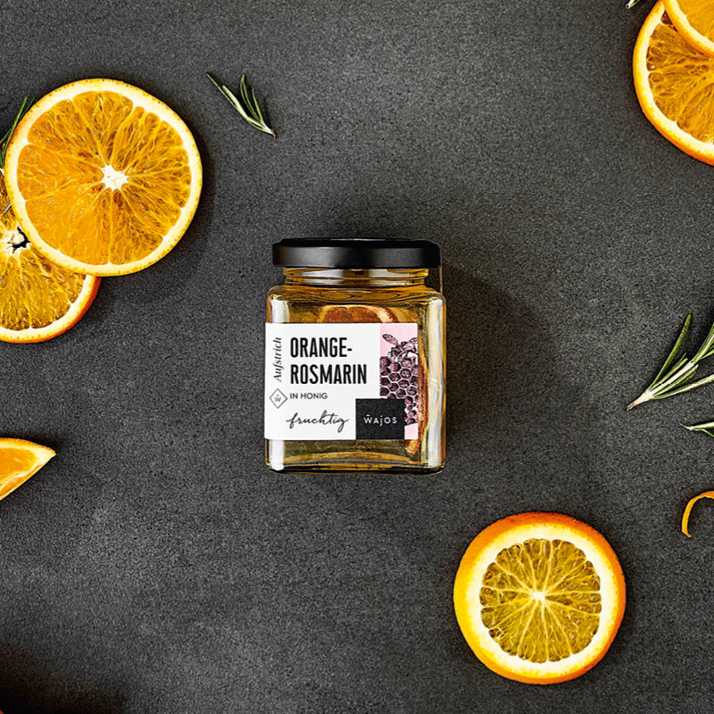 Orange-Rosmarin in Honig dargestellt mit Aromen