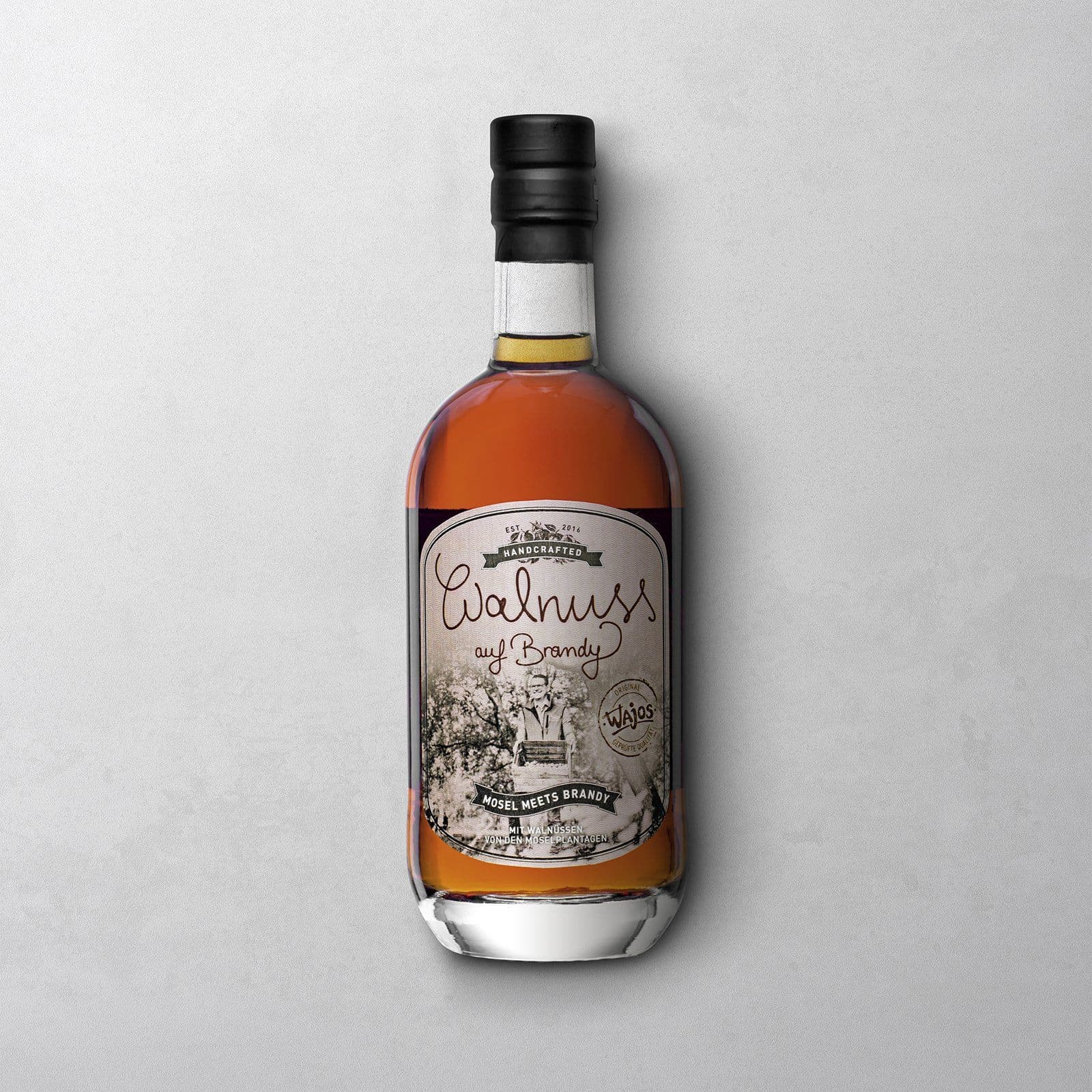 Walnuss auf Brandy in 500 ml Flasche