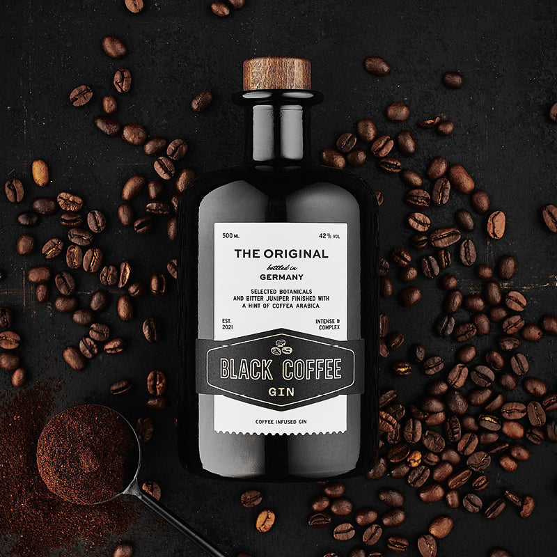 Black Coffee Gin dargestellt mit Aromen