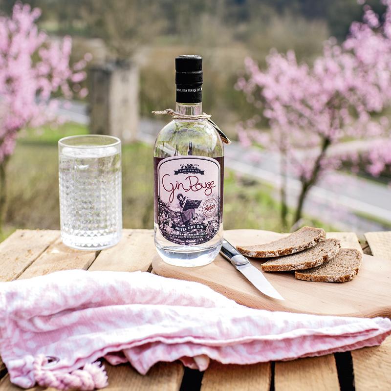 Gin Rouge in 500 ml Flasche