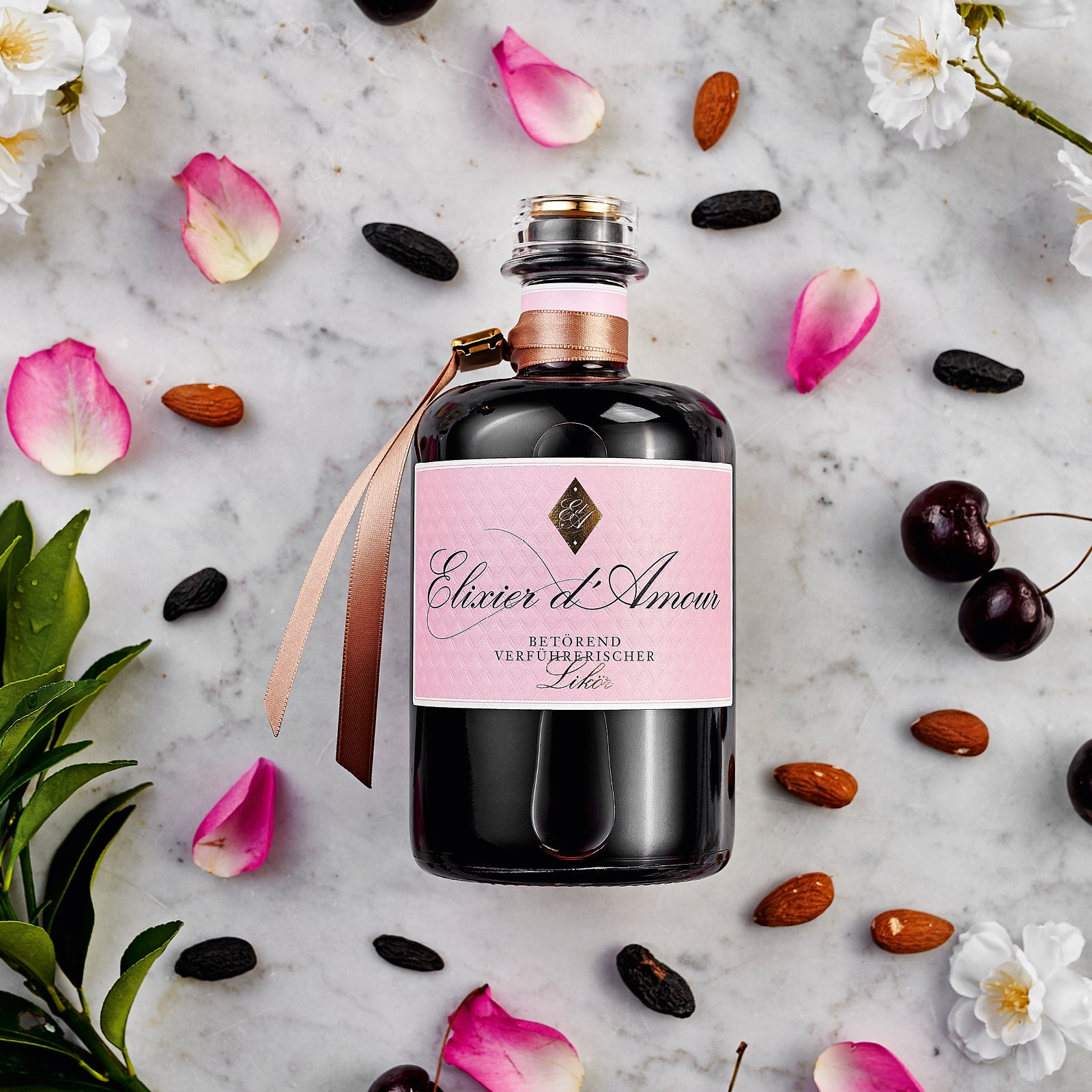 Elixier d&#39;Amour Liqueuer dargestellt mit Aromen