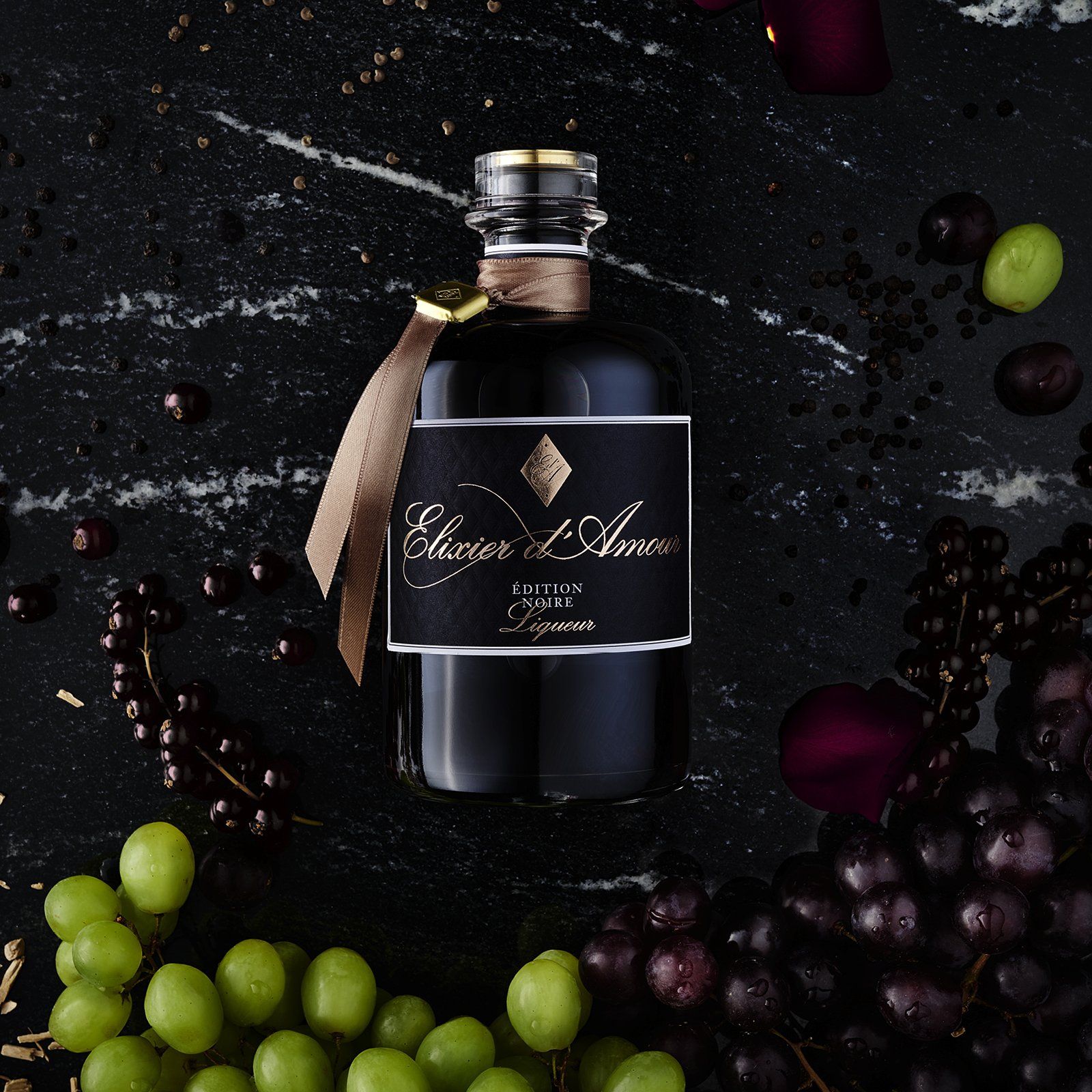 Elixier d&#39;Amour Edition Noirein dargestellt mit Aromen