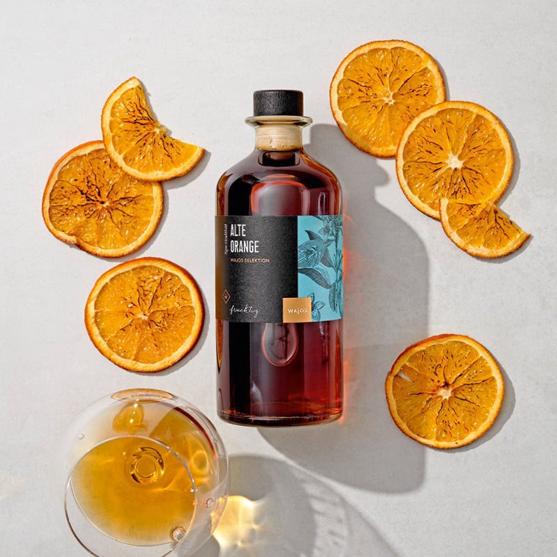 Alte Orange Likör in 500 ml Flasche